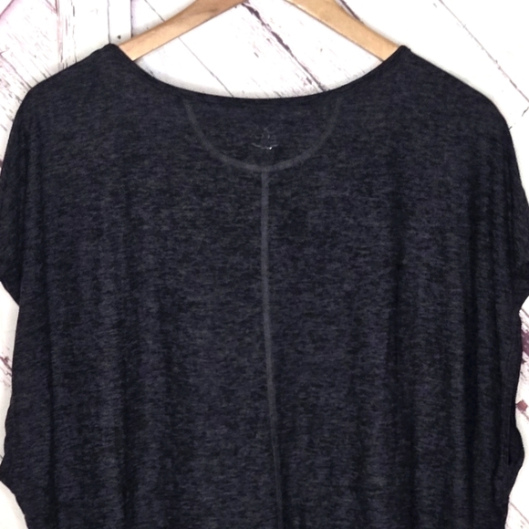 Beyond Yoga Slate Gray Tee - Picture 4 of 4